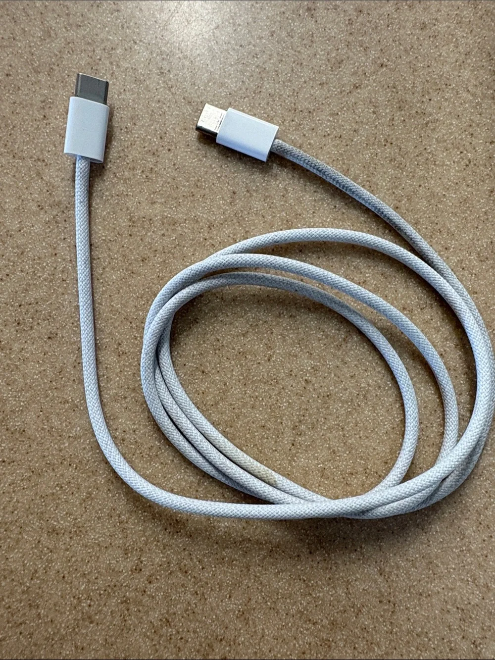 Apple Braided USB-C to USB-C Charging Cable - Silver/White